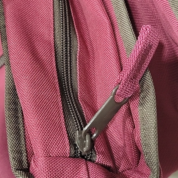 LocknLock 5 Storage Containers and Insulated Zippered Tote | Wine | NWT - Picture 4 of 11